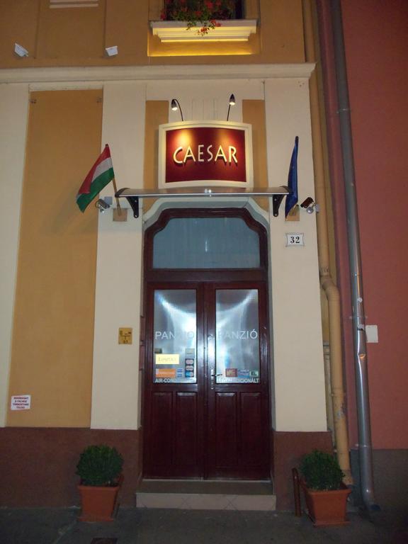 Caesar Panzió Pápa Exterior foto